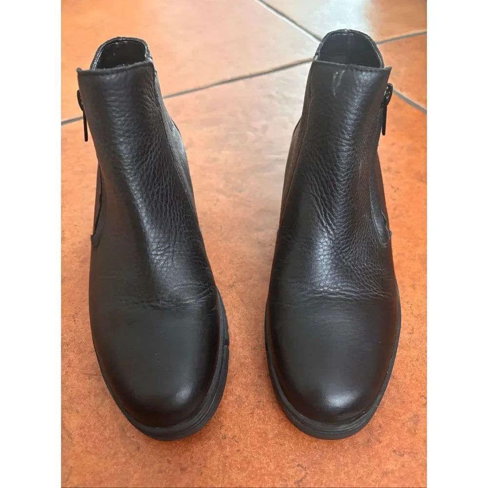 Vionic WeatherProof Black Booties - Picture 2 of 8